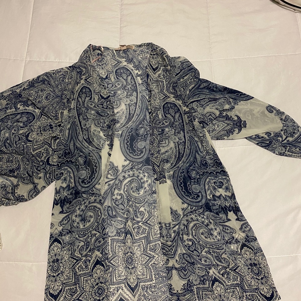 Size small coverup blue white forever21